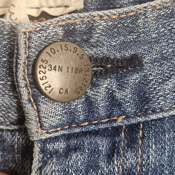 Current/Elliott The Boyfriend Distressed Cropped Jeans Size 30 - Picture 4 of 7